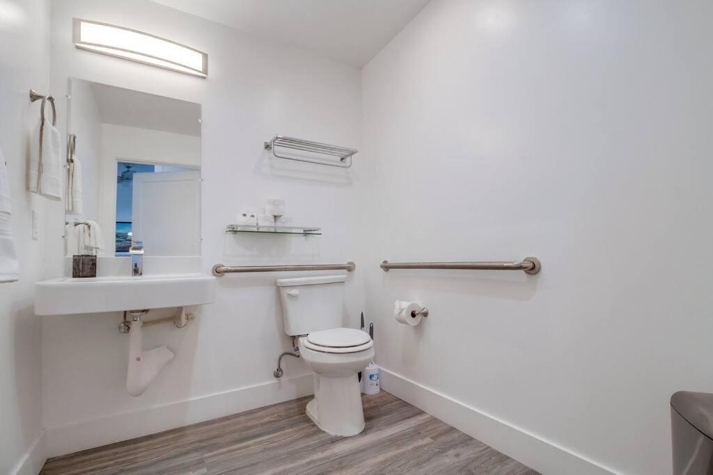 Park Blvd Paradise 303 King Bed With A Private San Diego